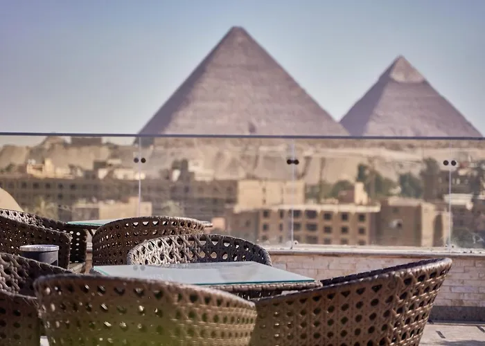 Pyramids Quen Hotel